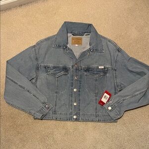 Women’s Signature by Levi Strauss Cropped Blue Jean Jacket